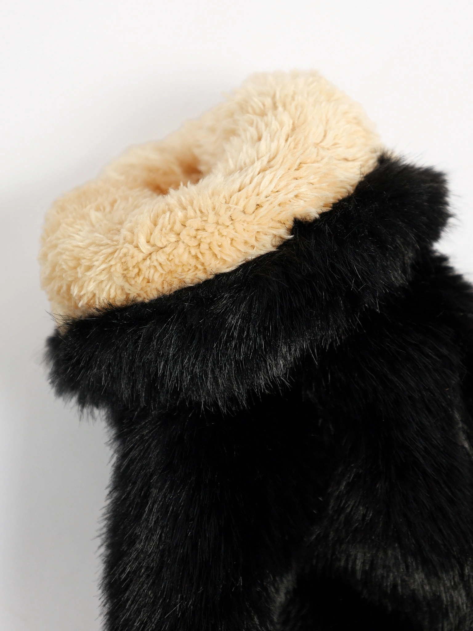 Варежки из искусственного меха в ассортименте